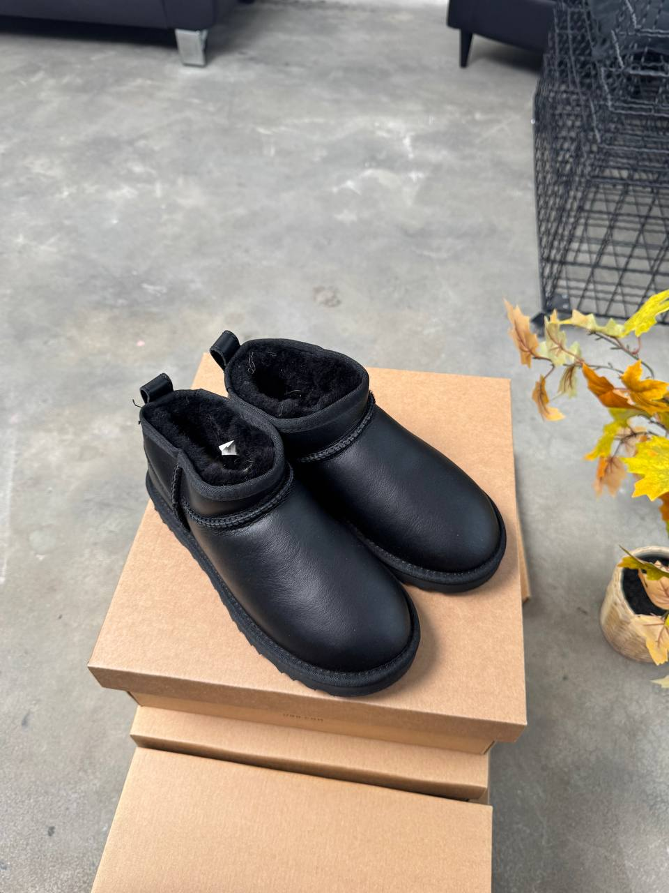 Ugg Ultra Mini leather Black