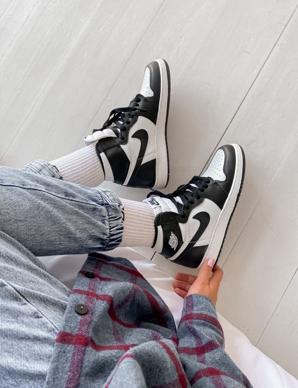 Nike Air Jordan 1 Retro High Black White 1