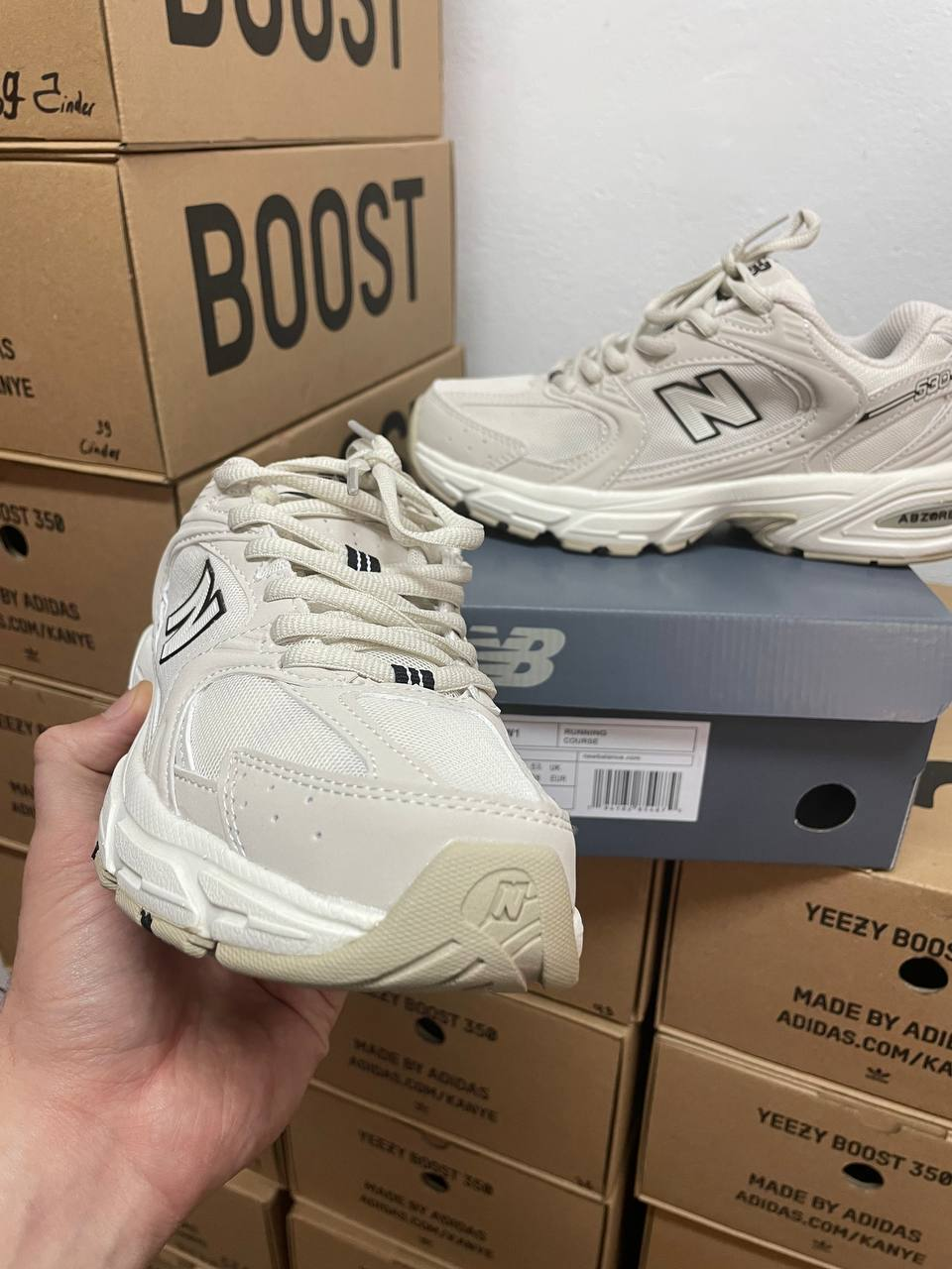 New Balance 530 Floral Ink Beige