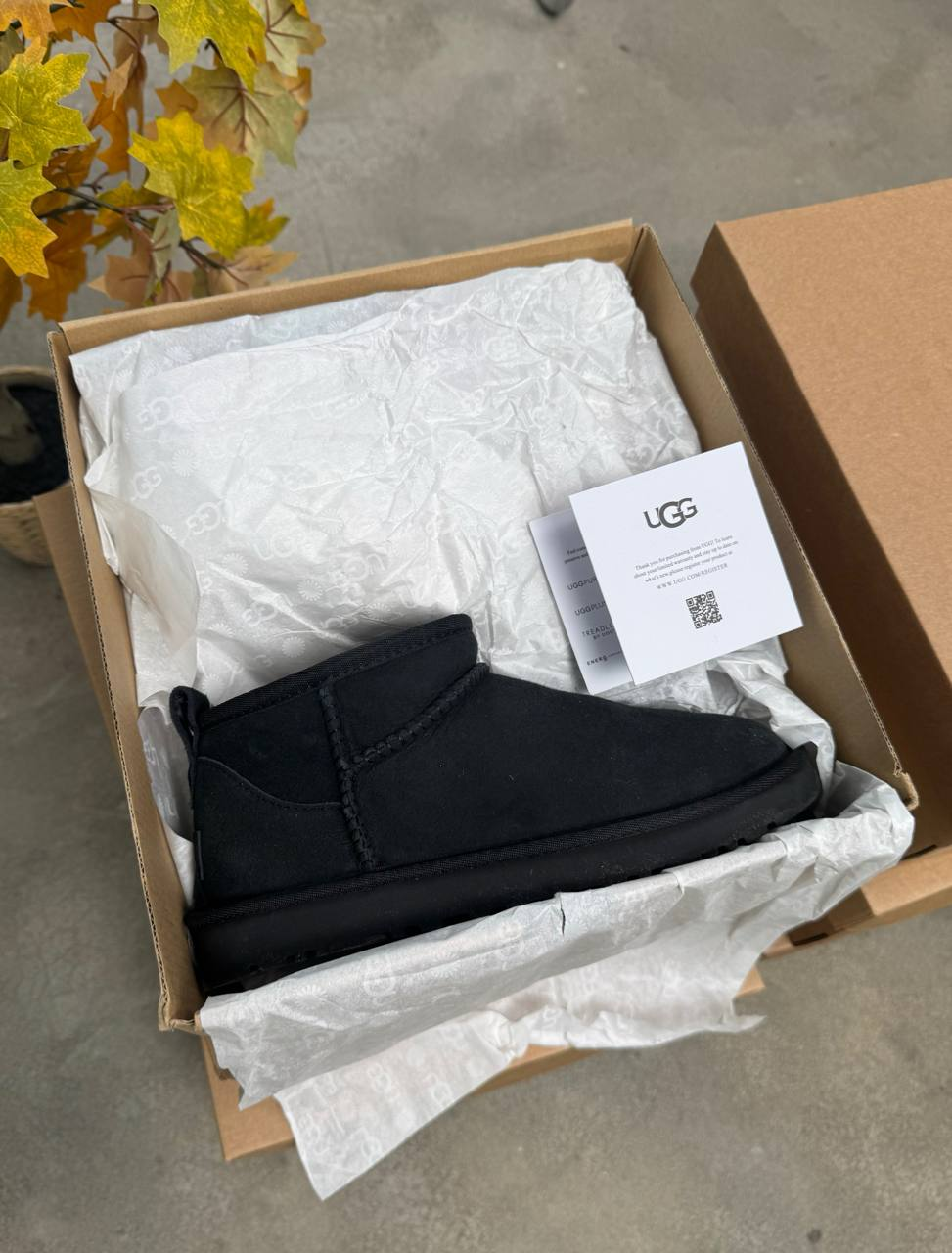 UGG Mini Black
