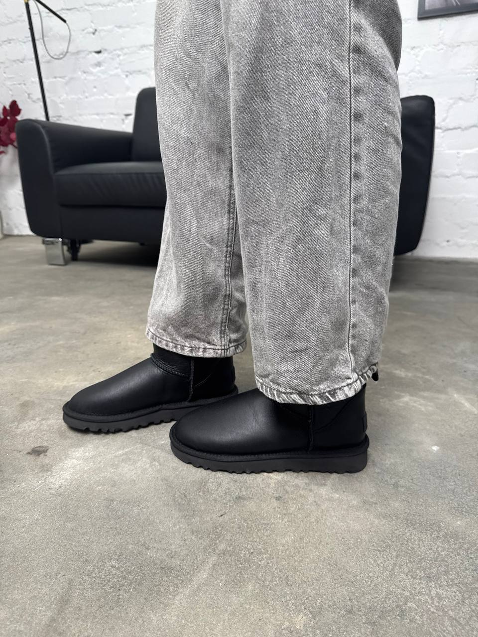 UGG Classic Mini Black v2