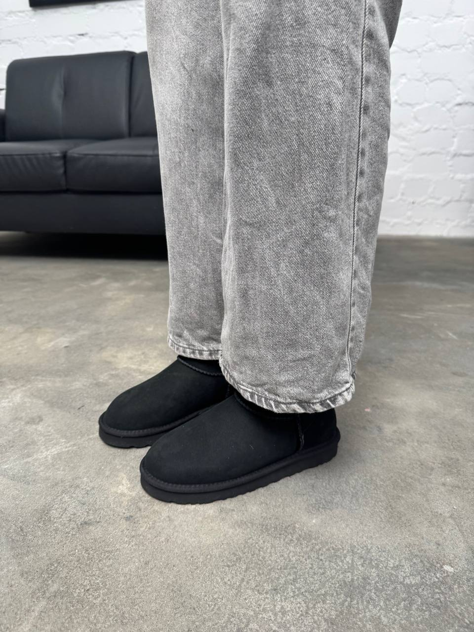 Ugg Mini Black Suede